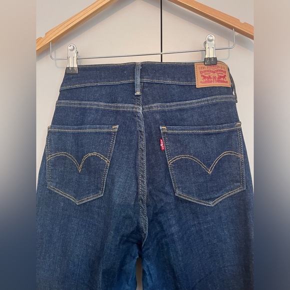 720 Levis’s High Rise Super Skinny Women's Jeans - Size 28 GUC - Picture 8 of 11